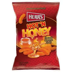   Herrs Cheese Curls Hot N Honey Mézes-csípős ízű sajtos chips 113g