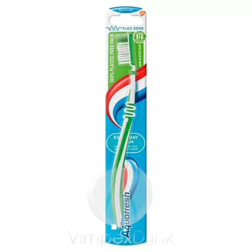 Aquafresh Everyday Clean fogkefe közepesen erős sörtékkel